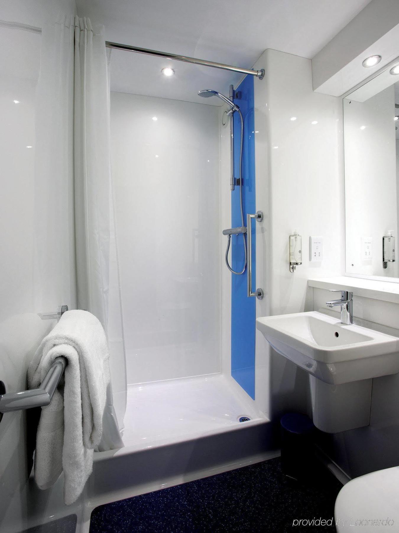 Travelodge Glasgow Airport Hotel Exteriör bild