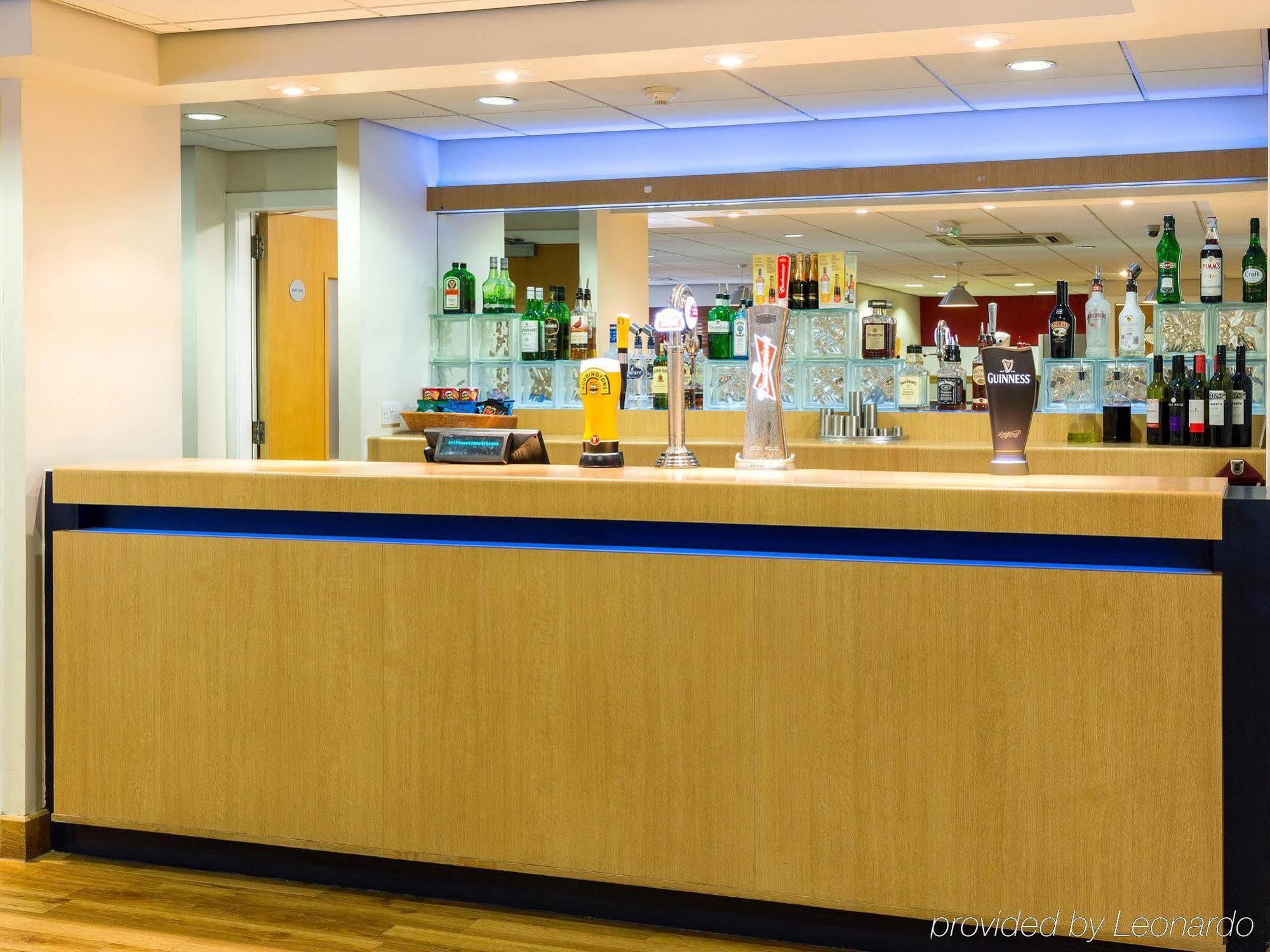 Travelodge Glasgow Airport Hotel Exteriör bild
